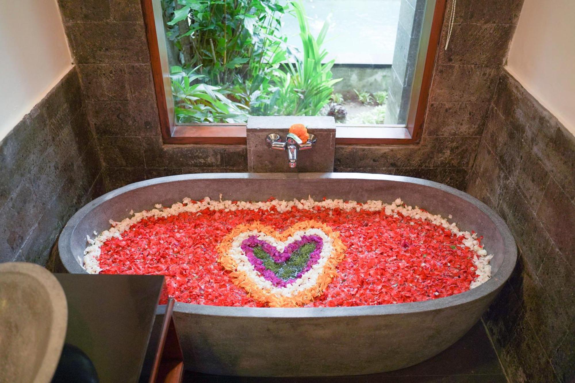 Poka Villa And Spa Ubud Exteriör bild