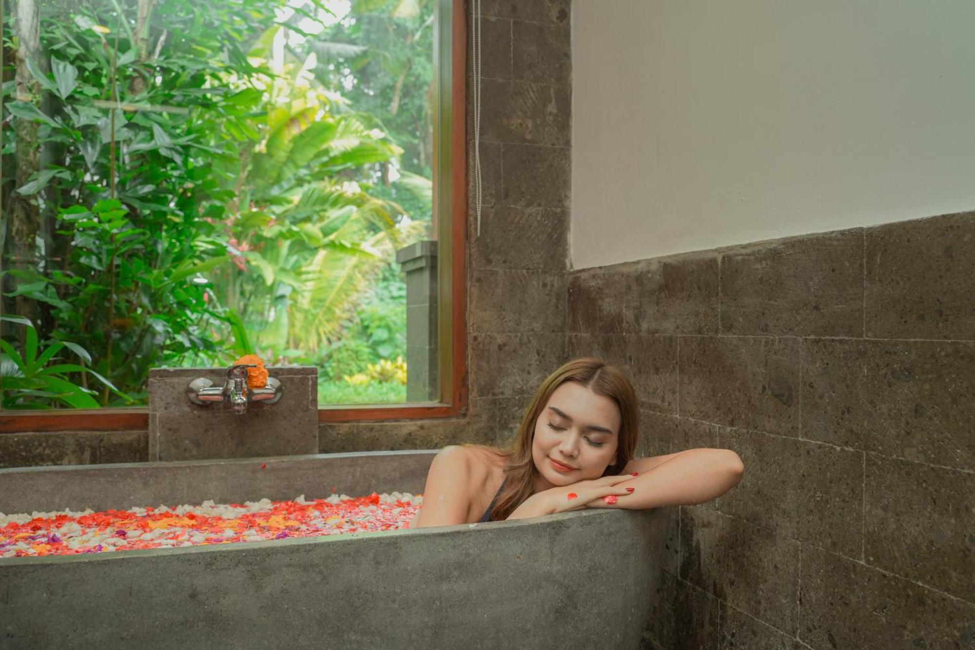 Poka Villa And Spa Ubud Exteriör bild