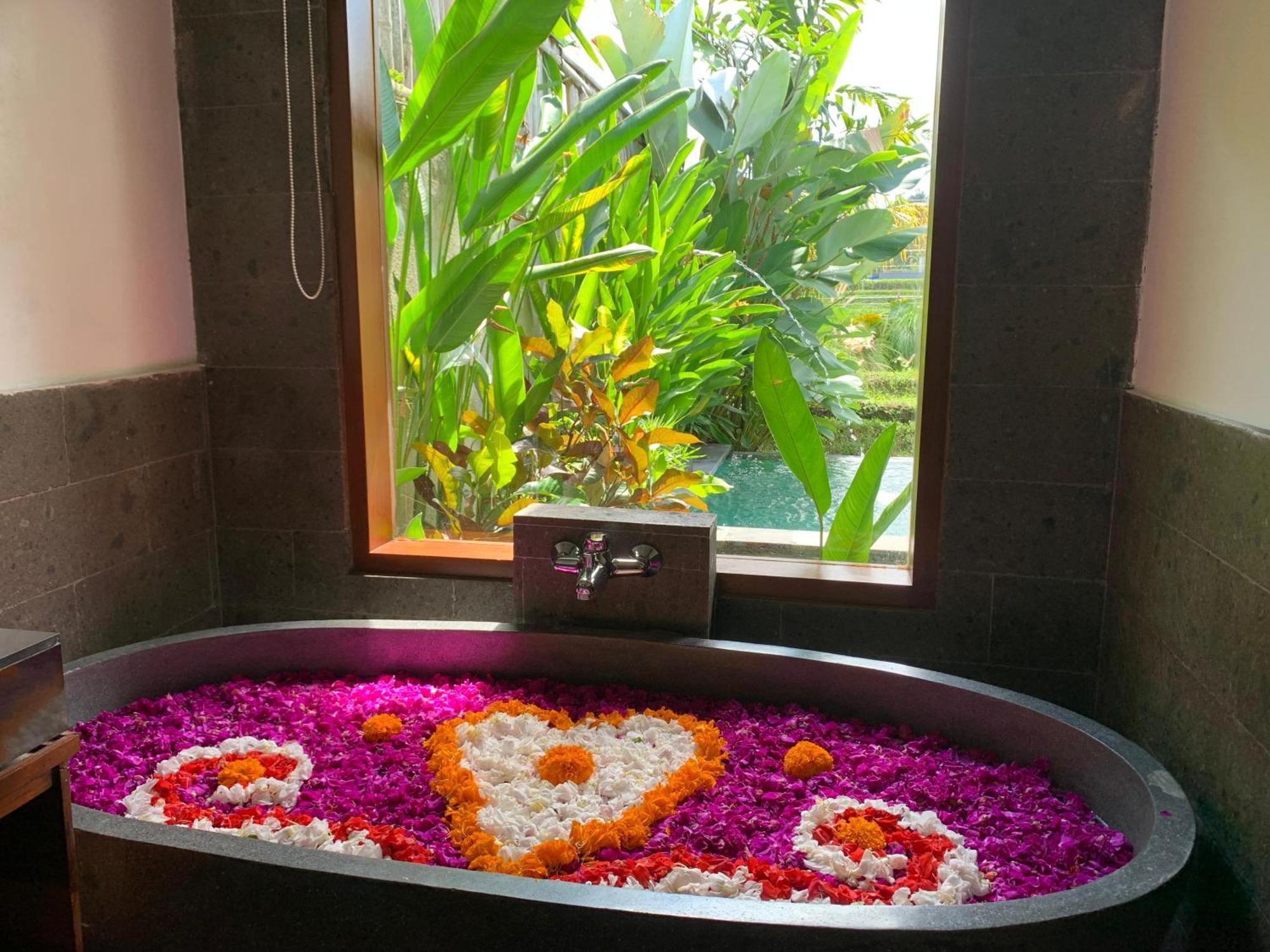 Poka Villa And Spa Ubud Exteriör bild